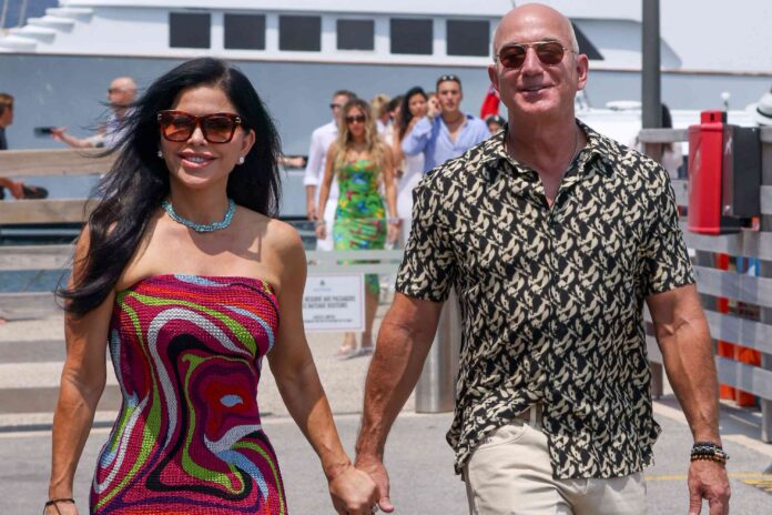 _Jeff-Bezos-Lauren-Sanchez-061723-02-96156ebd306046e6967066dbc415824e